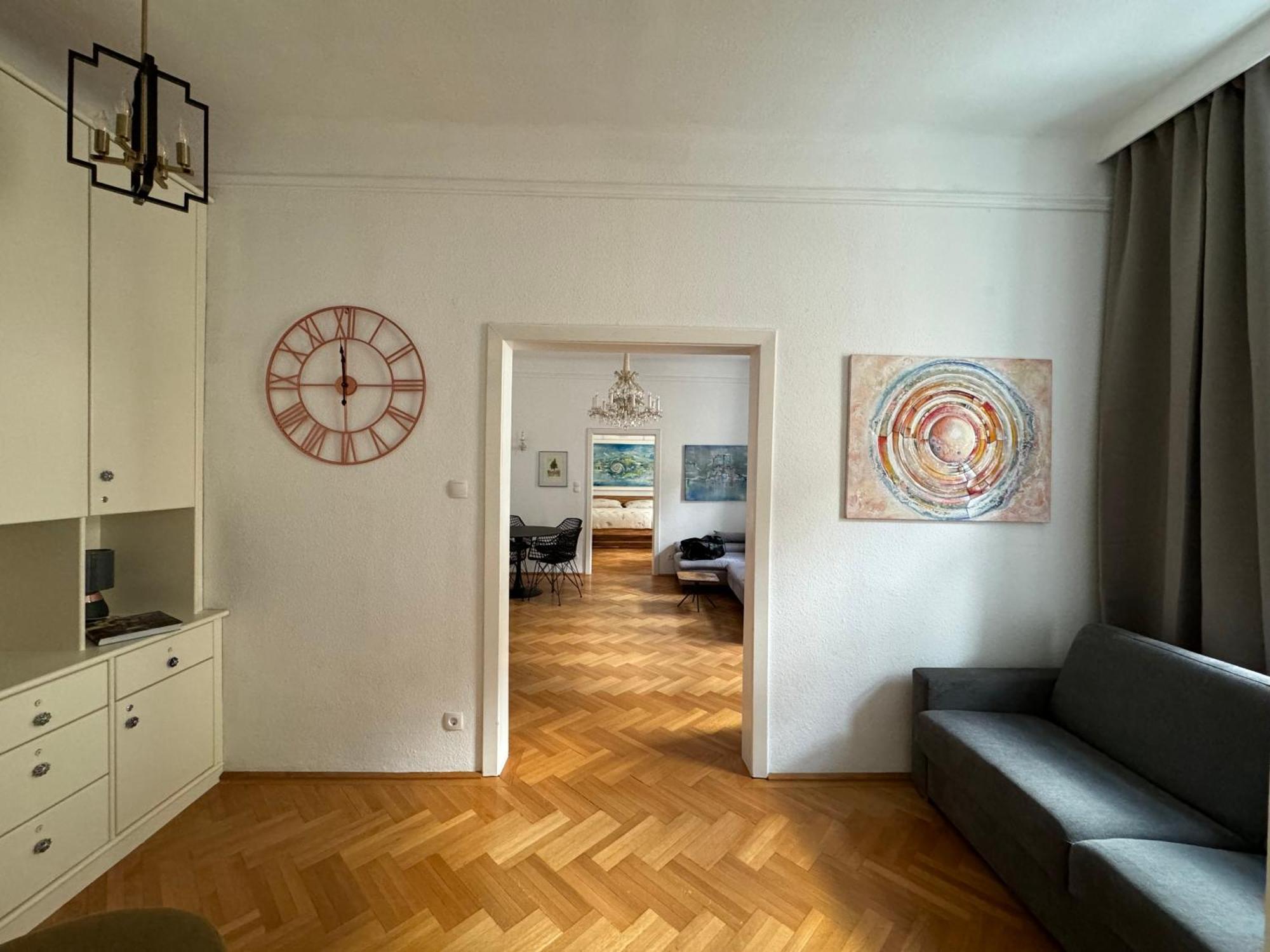 Two-Bedroom Apartment,1539110620:JPEG